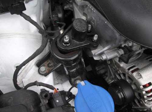 Engine mounts that reduce engine vibration
