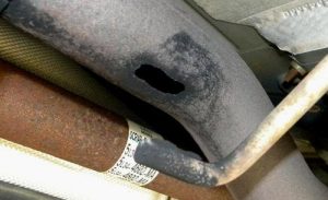 Car exhaust leak repair