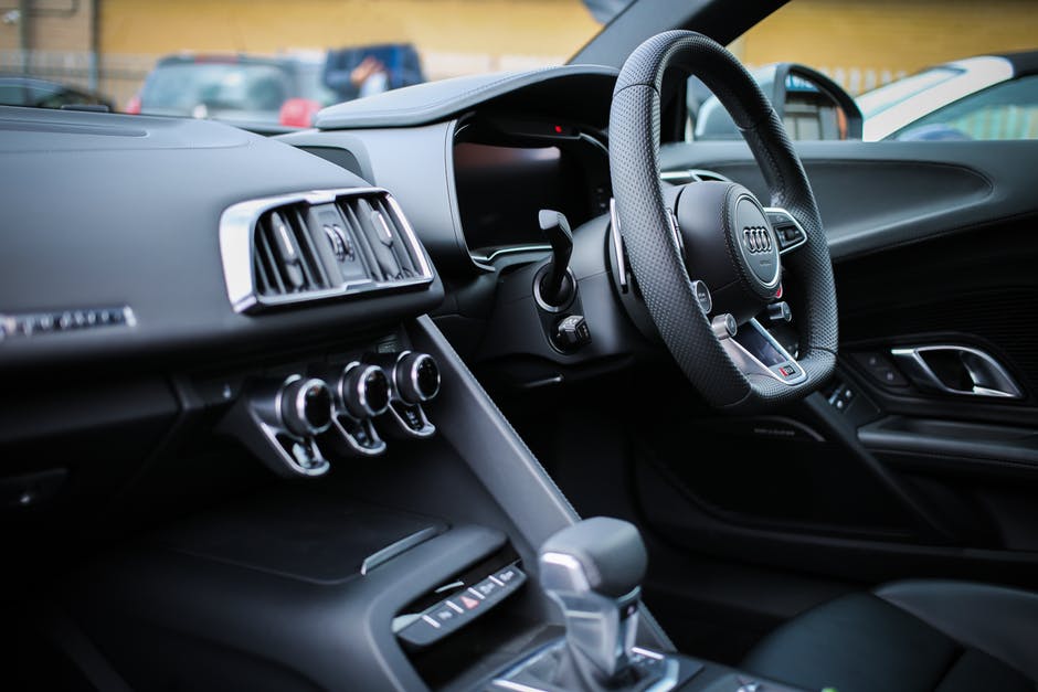 Steering wheel and switch Steering wheel and wiper blade switch