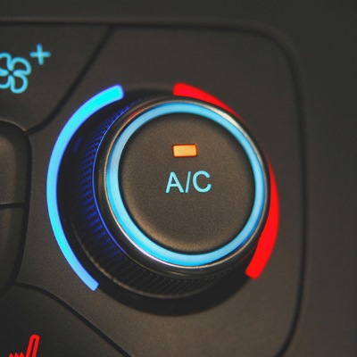 Inspecting a car air conditioning system that is not working