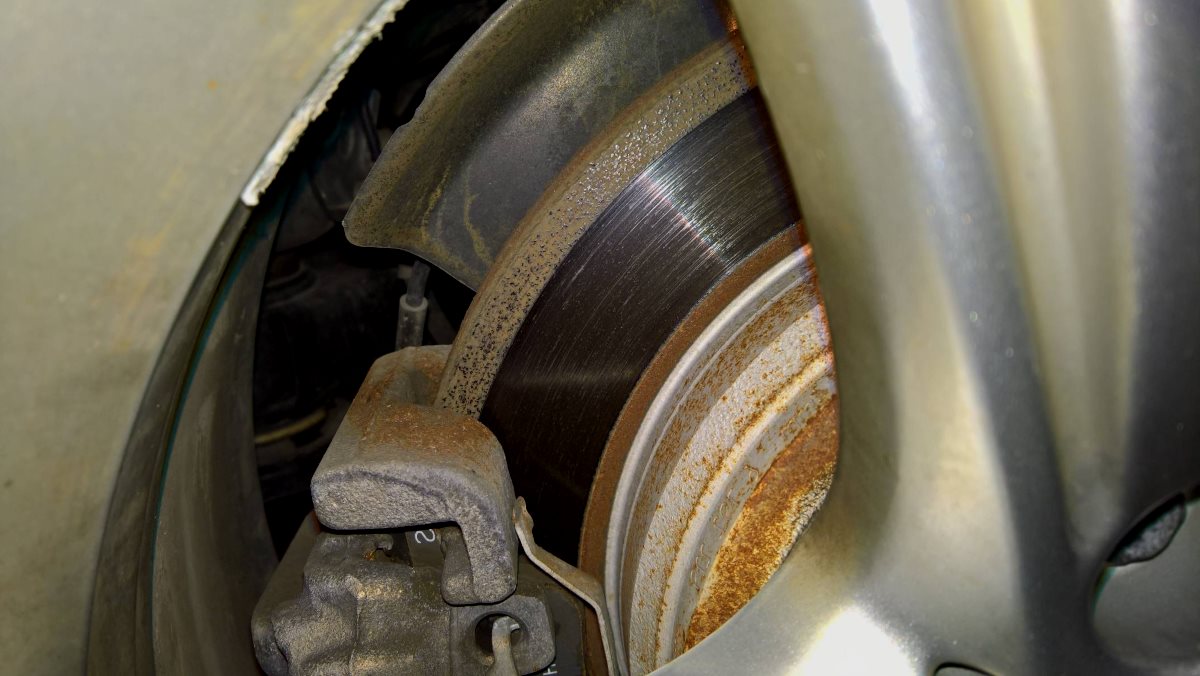 brake-rust Inspecting brake corrosion and rust damage