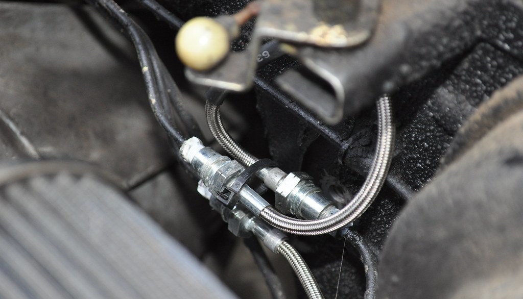 brake-valve Brake proportioning valve from a vehicle braking system