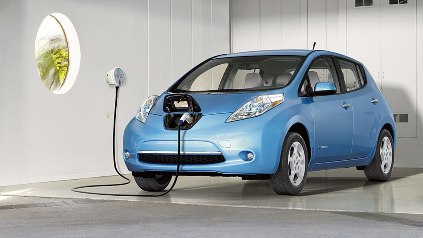 2013-nissan-leaf 2013 Nissan Leaf electric hatchback